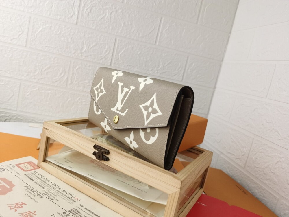 Louis Vuitton Sarah Wallet Giant Monogram Empreinte Leather - Picture 2 of 9